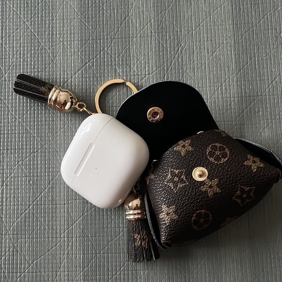 Classic Mini Bag Keychain, Earpod Holder Phone Case Keychain - Picture 3 of 8